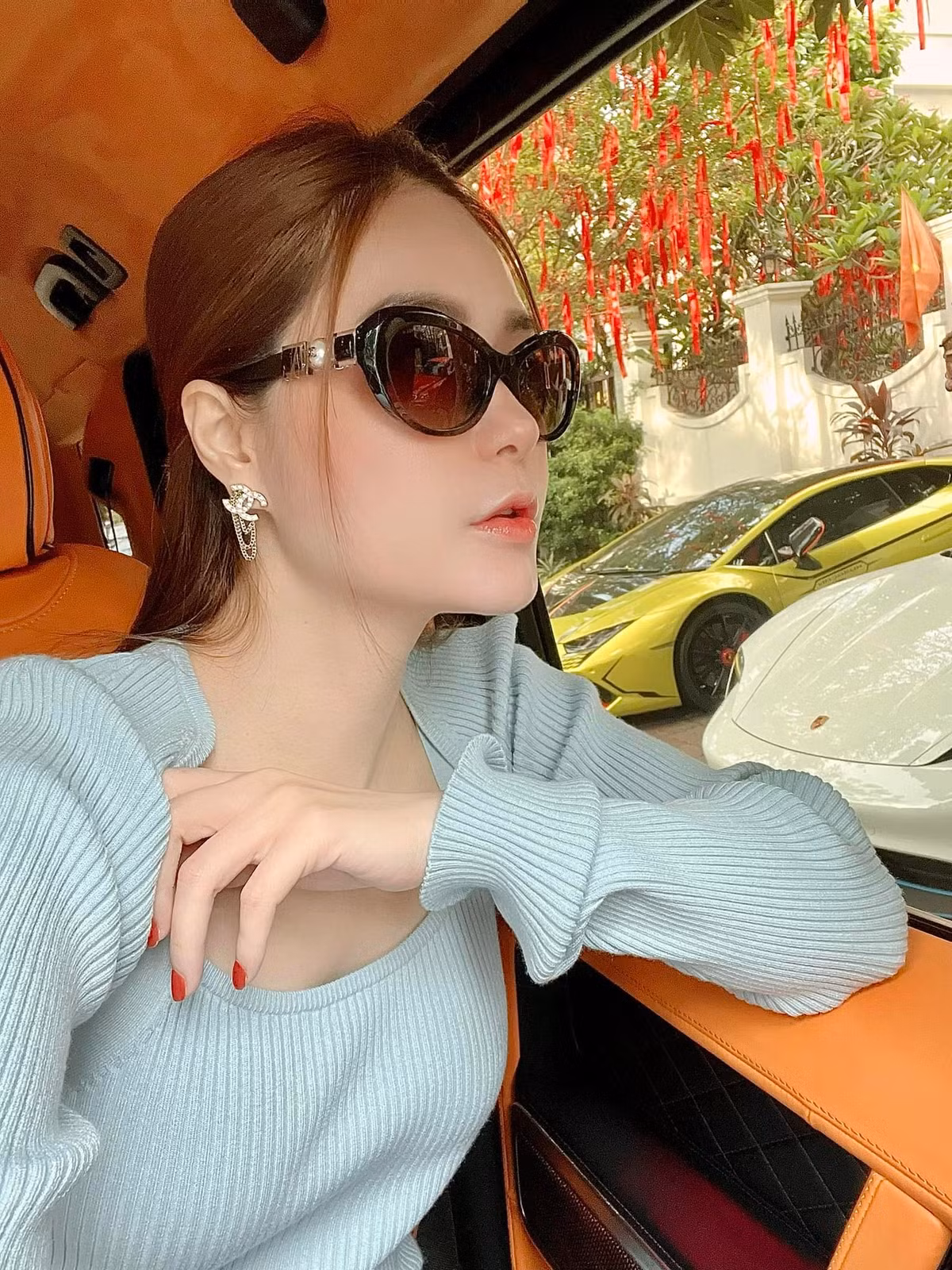 Cuộc hôn nhân của Đoàn Di Băng bên doanh nhân Nguyễn Quốc Vũ luôn thu hút sự chú ý của cộng đồng mạng.