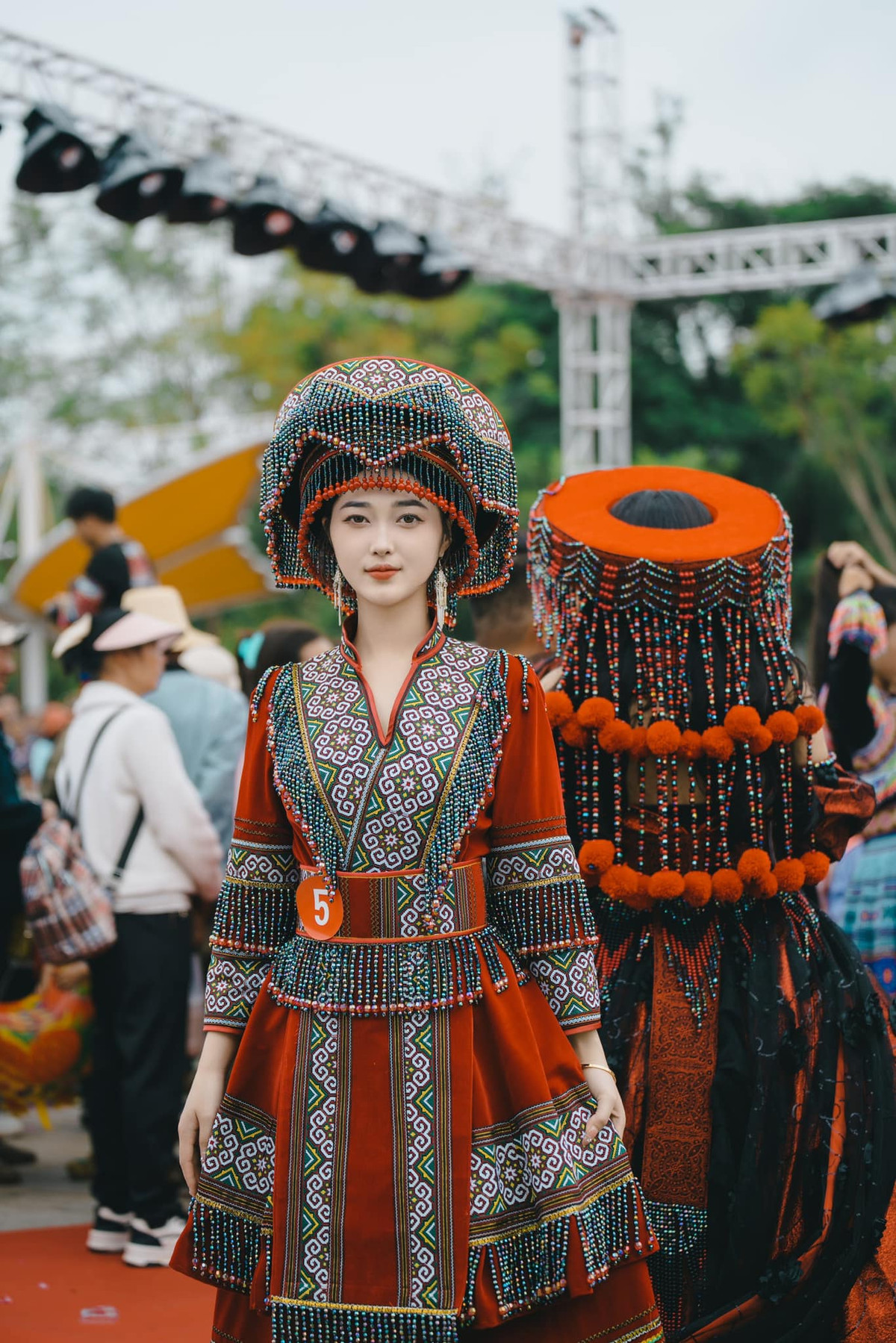 Nói về đoạn clip của mình đang viral trên TikTok, Giàng Thị Váng cho biết: "Đoạn clip được quay khoảng 2 năm trước. Mình cũng vui và bất ngờ khi qua một đoạn clip quảng bá du lịch quê hương Tây Bắc lại được mọi người biết đến nhiều hơn".