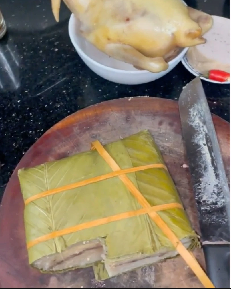 Kì nghỉ Tết đã kết thúc, dân mạng lại bắt đầu rủ nhau tìm cách giải cứu bánh chưng.