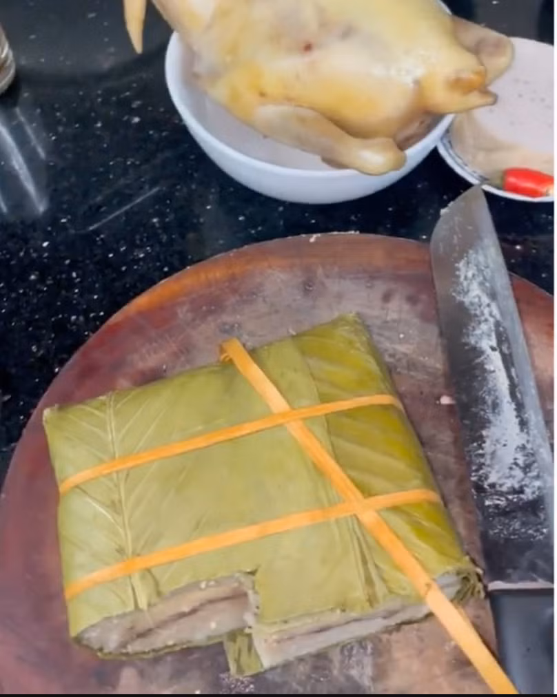 Kì nghỉ Tết đã kết thúc, dân mạng lại bắt đầu rủ nhau tìm cách giải cứu bánh chưng.