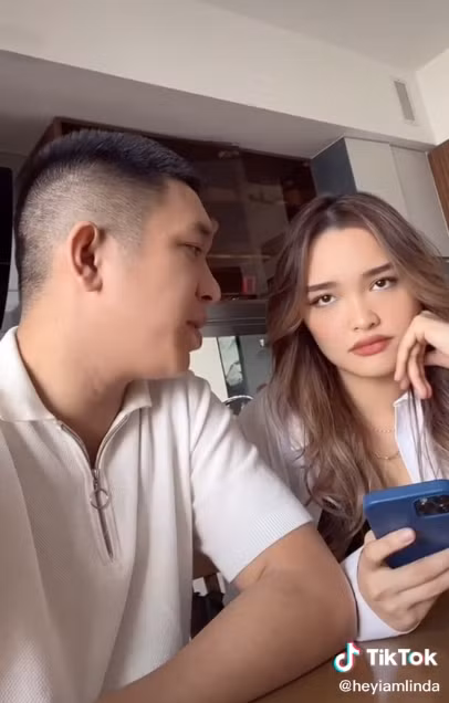 Nói về việc trên, Linda Ngô từng chia sẻ: "Chính nụ hôn có phần gượng ép ấy đã đưa chúng mình đến bên nhau".