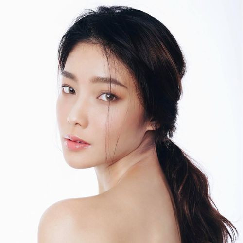 Lý Hoàng Nam và Huỳnh Phương Trinh hẹn hò từ đầu năm 2018. Dù thường xuyên phải thi đấu xa nhà nhưng Hoàng Nam vẫn luôn nhận được sự chia sẻ từ bạn gái.