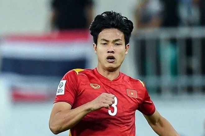 Chàng cầu thủ sinh năm 2001 này được giới chuyên môn đánh giá cao về thể hình, tư duy và khả năng tranh chấp bóng mạnh mẽ.