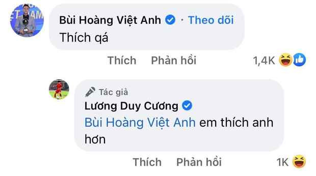 Cụ thể, trên trang cá nhân, tiền vệ Lương Duy Cương có đăng tải hình ảnh mới của mình với nụ cười tỏa nắng cùng mái tóc xoăn ấn tượng.