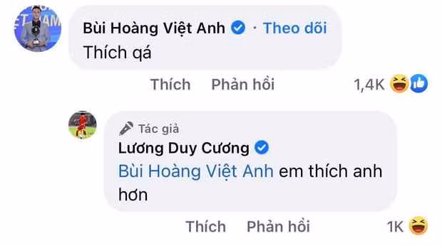 Cụ thể, trên trang cá nhân, tiền vệ Lương Duy Cương có đăng tải hình ảnh mới của mình với nụ cười tỏa nắng cùng mái tóc xoăn ấn tượng.