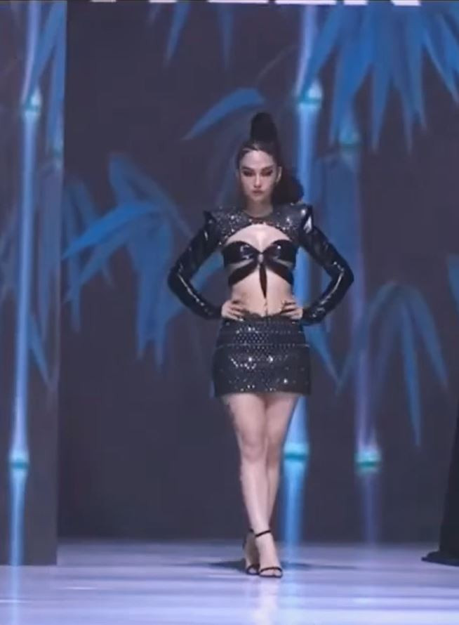 Theo đó, nhiều người cho rằng Lê Bống có thần thái khá ổn tuy nhiên cả chiều cao, vóc dáng và kỹ năng của Lê Bống đều bị đánh giá là chưa đủ điều kiện để làm model.