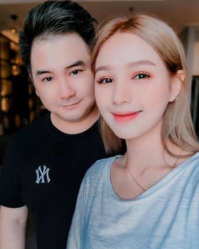 Đặc biệt trong thời gian khi TP HCM giãn cách xã hội, Xoài Non càng chăm chỉ giao tiếp với fan hơn thông qua các phần Q&amp;A trên Instagram.