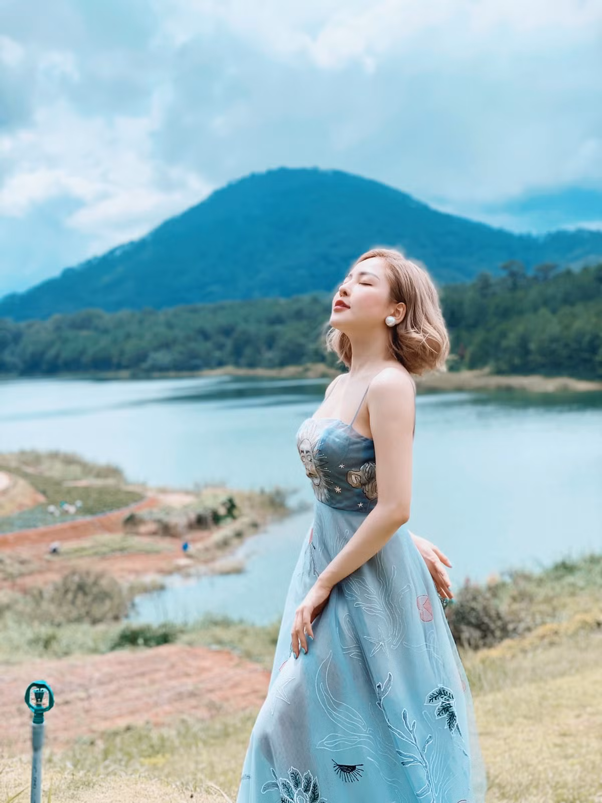 Tuy nhiên vào tháng 4/2019, Trâm Anh bất ngờ vướng scandal lộ "clip nóng" khiến hình ảnh cô nàng bị ảnh hưởng nghiêm trọng.