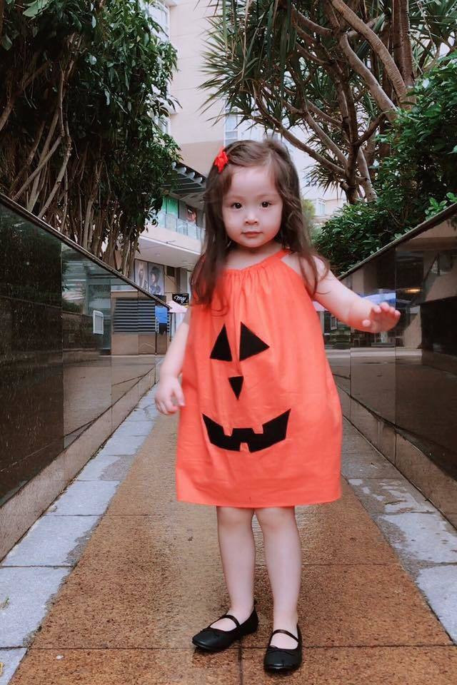 Ngay từ khi mấy tháng tuổi, hình ảnh Cadie Mộc Trà đã gây bão khắp mạng xã hội. Không ít người sử dụng hình ảnh của bé gái làm ảnh đại diện.