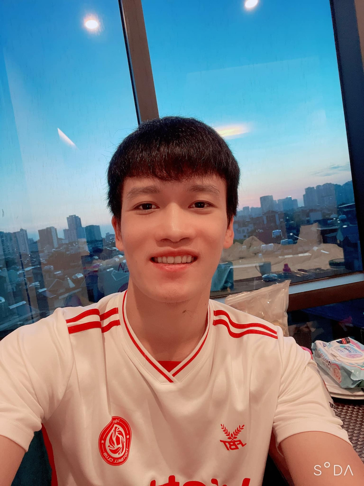 Mỗi chú gấu BearBrick mà Hoàng Đức sở hữu có giá từ vài chục triệu cho đến vài trăm triệu đồng.