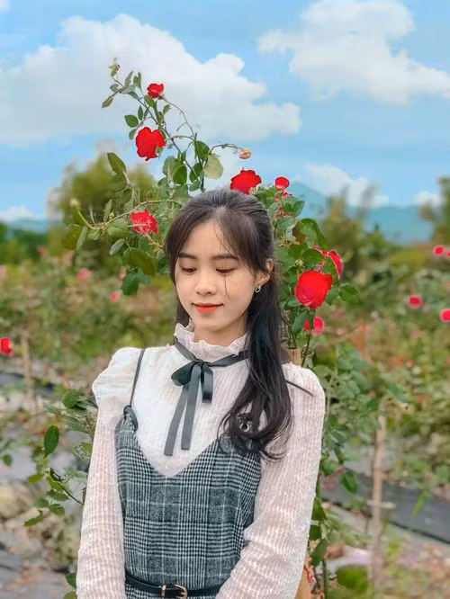 Không những gây ấn tượng với vẻ ngoài xinh xắn, Ngọc Diệp còn ghi điểm với mọi người bởi sự thân thiện, hòa đồng và luôn mang đến nguồn năng lượng tích cực.