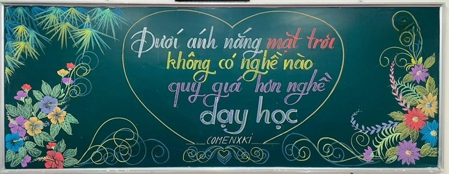 Nhiều người khen tranh đẹp, xúc động khi những ký ức tuổi học trò ùa về. Nhiều thầy cô giáo trong và ngoài trường bày tỏ mong muốn được thầy Hạnh chia sẻ kinh nghiệm vẽ tranh trên bảng.