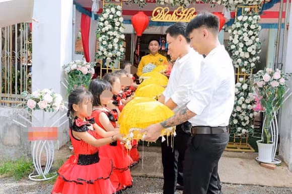 Cách đây chưa lâu tại Vũng Tàu, hình ảnh dàn bê tráp nhà gái với những em bé từng khiến CĐM bàn tán xôn xao.