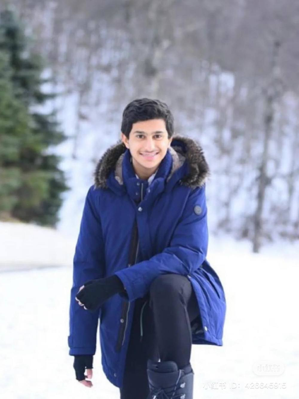 Khoảnh khắc đáng yêu của vị hoàng tử Qatar ngay sau đó cũng đã trở thành đề tài nóng trên các trang mạng, không riêng Việt Nam mà cả thế giới.