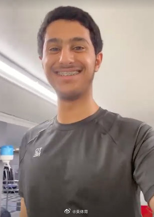 Tôi đã xem toàn bộ và muốn gửi lời cảm ơn tới các bạn rất nhiều. Các bạn có thể đến và sẽ được chào đón ở Qatar để có cơ hội trải nghiệm sự tuyệt vời này. Tôi muốn gửi lời chúc tốt đẹp tới tất cả các bạn”. Vị hoàng tử Qatar chia sẻ.