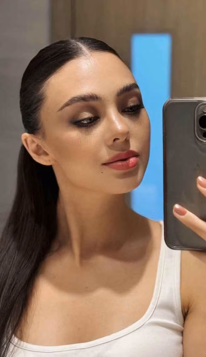 Mới đây, Dianka Zakhidova tiếp tục khiến dân mạng "đứng hình" mất vài giây khi khoe trọn gương mặt không góc chết.