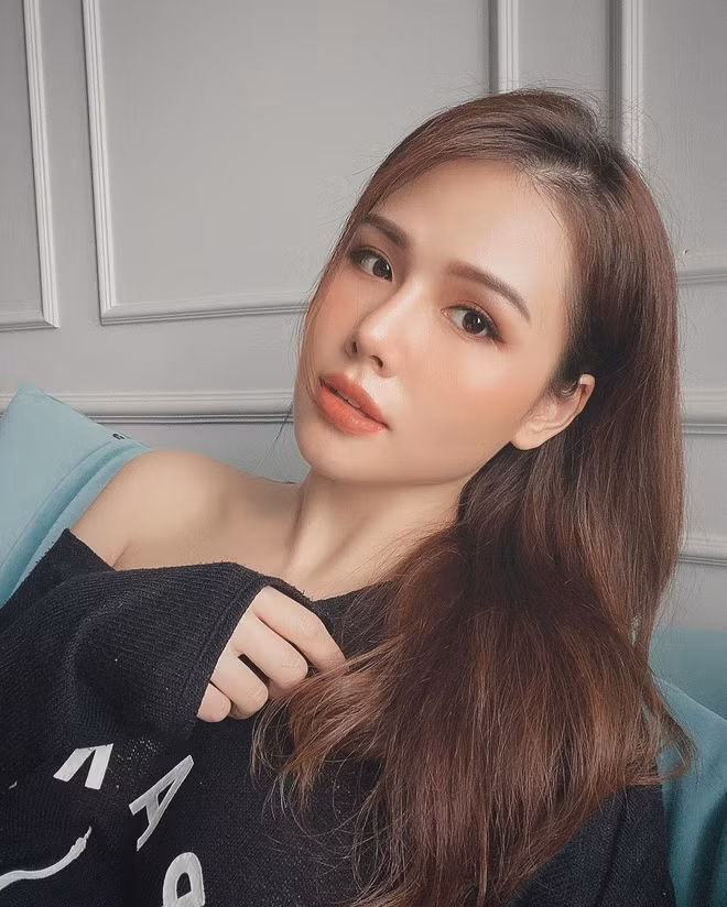 Kết quả dễ đoán thôi, tỷ lệ 73% cho câu trả lời "Không hợp" đã áp đảo hẳn con số 27% "Đồng ý" trong phần bình chọn về mái tóc được Phanh Lee đăng tải đã khiến nhiều người hiểu vấn đề.