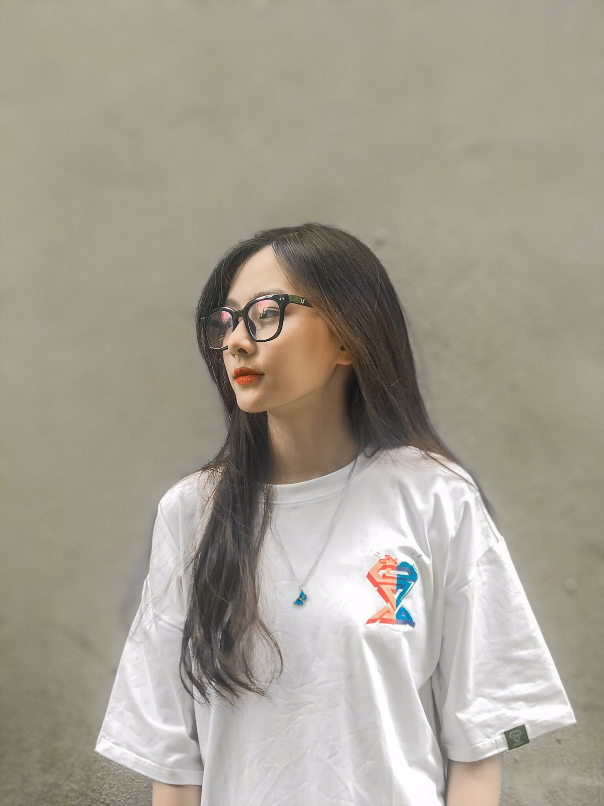 Hà Anh từng có ý định theo đuổi con đường nghệ thuật chuyên nghiệp nhưng hiện tại nữ sinh xinh xắn này đang cố gắng tập trung vào học tập, chuẩn bị cho dự định vào ngôi trường Đại học mơ ước.