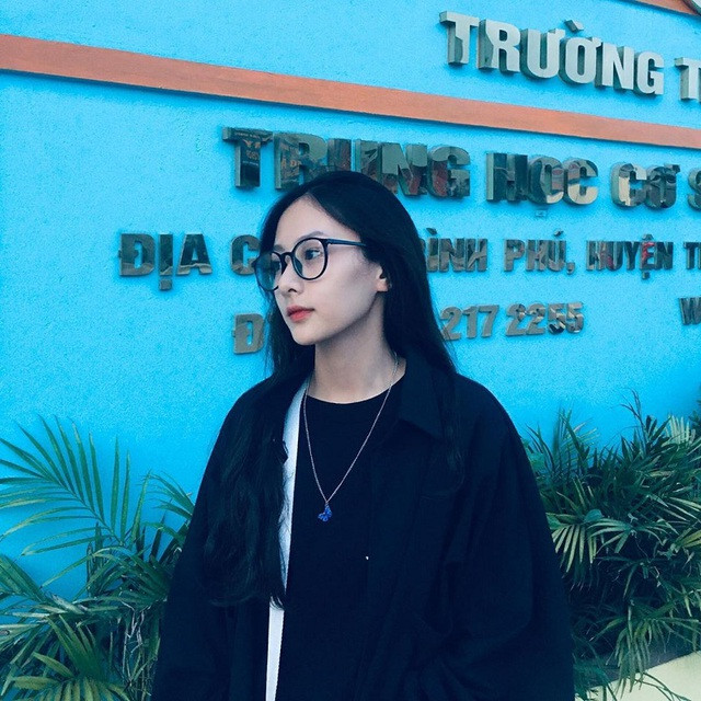 Nói về sở thích cá nhân của mình, Hà Anh cho biết cô thích được đi du lịch, khám phá ẩm thực, muốn trau dồi kinh nghiệm rèn luyện để trở thành một con người chín chắn hơn.