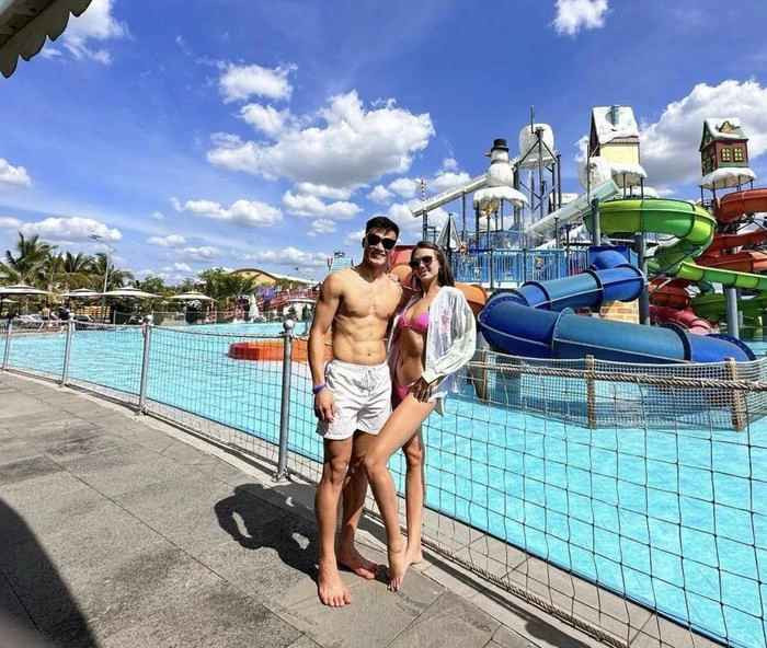 Những cầu thủ khác của bóng đá Việt Nam cũng sở hữu body cực chuẩn, nhưng không phải ai cũng có thể hình đẹp như thủ môn Bùi Tiến Dũng.