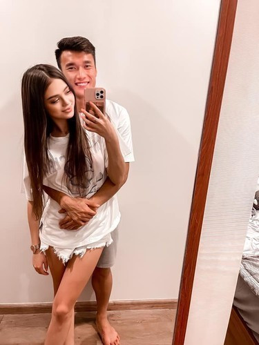 Đây không phải lần đầu tiên Bùi Tiến Dũng khoe body vạn người mê của mình