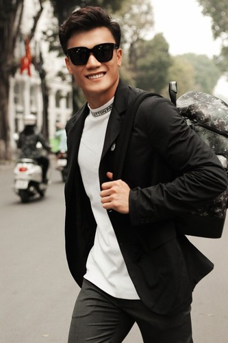 Thủ môn nổi tiếng của bóng đá Việt Nam đã kết hôn và đón đứa con đầu lòng.