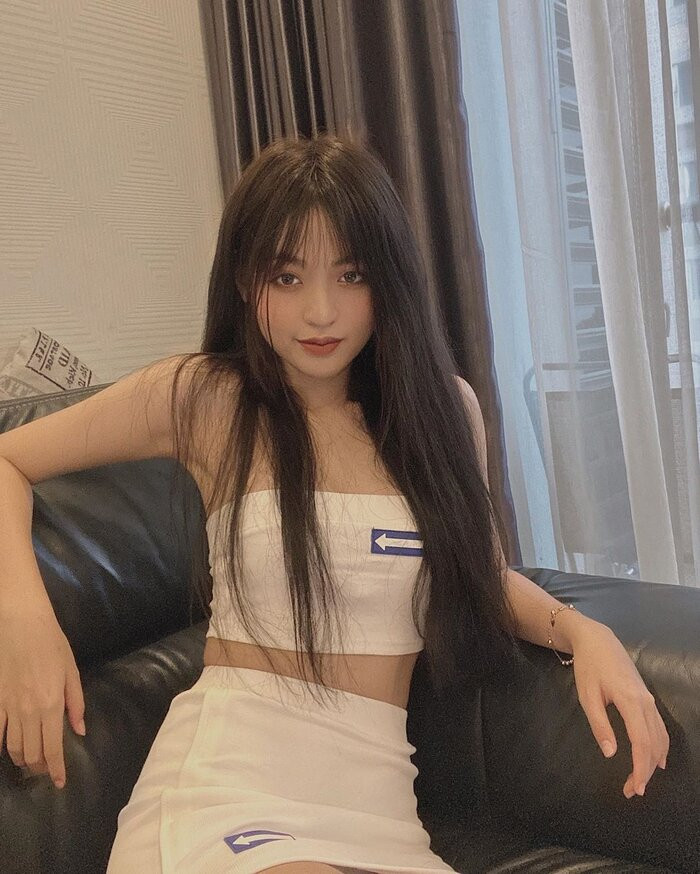 Vì vậy, dưới bài viết của Thanh Tâm, không ít người đã dành lời khen ngợi đến nhan sắc nổi bật của "hot girl thả thính".