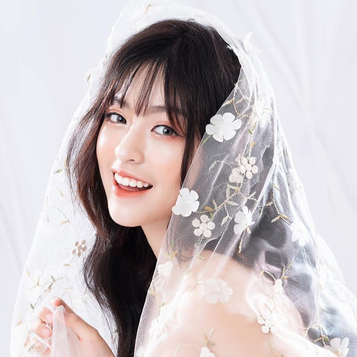 Bên cạnh những clip thả thính cực ngọt hay phát ngôn gây sốc, nhan sắc của hot girl Trần Thanh Tâm cũng là đề tài khiến dân tình bàn tán xôn xao.