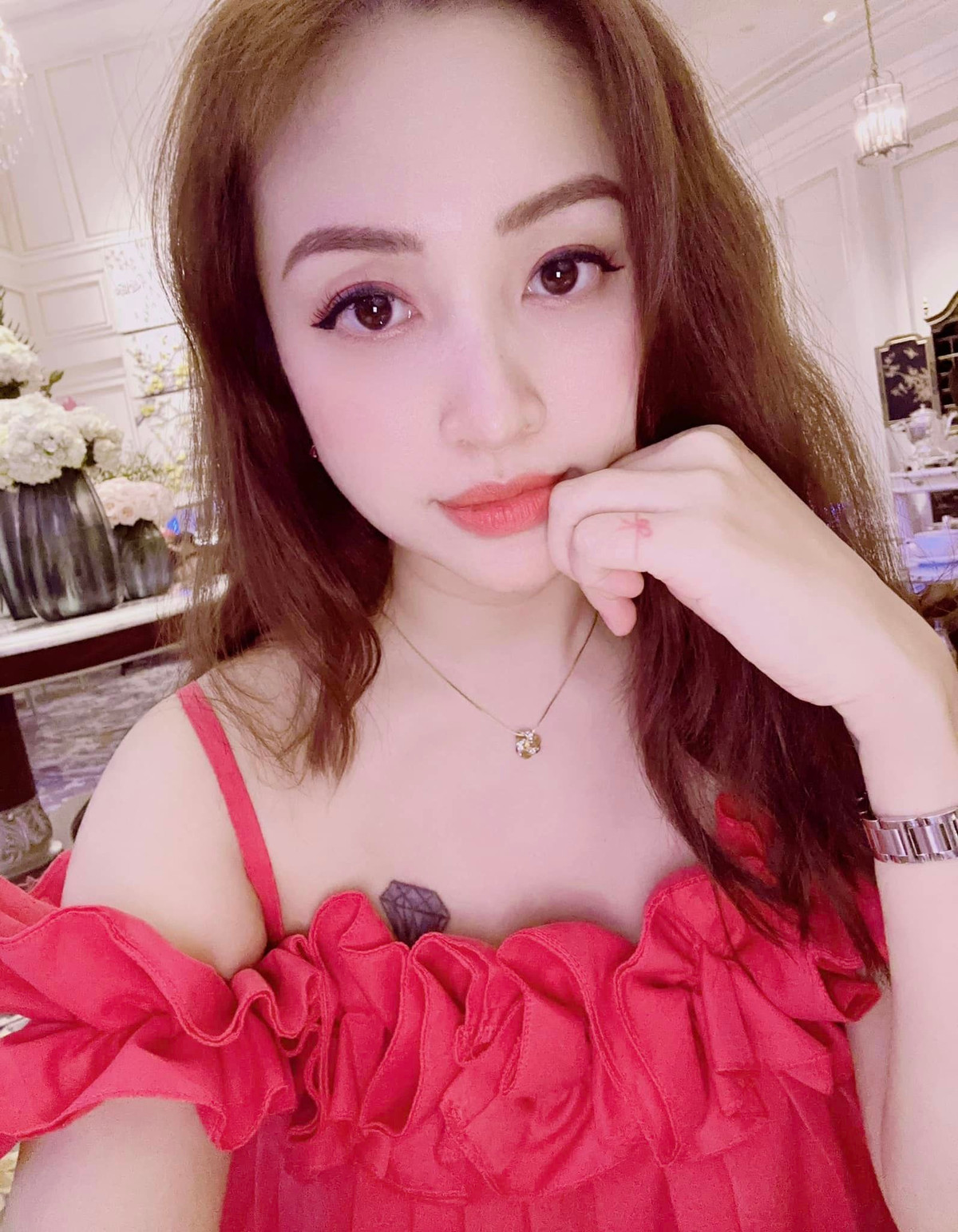 Gái xinh "Vui cùng Hugo" đẹp nõn nà sau sinh bé thứ 2 Gai xinh