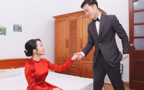 Được biết trước khi đính hôn, Xuân Trường và Nhuệ Giang đã có hơn 6 năm ở bên nhau.