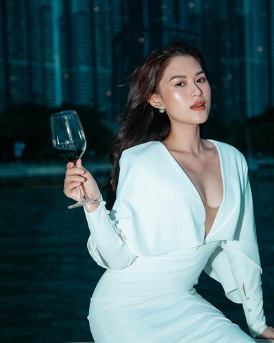 Cũng trong lần chia sẻ, Ngọc Thanh Tâm cho biết cô đã bị hỏi những câu tương tự như vậy kèm theo mở bài "Em hỏi cái này hơi tế nhị" cả ngàn lần.