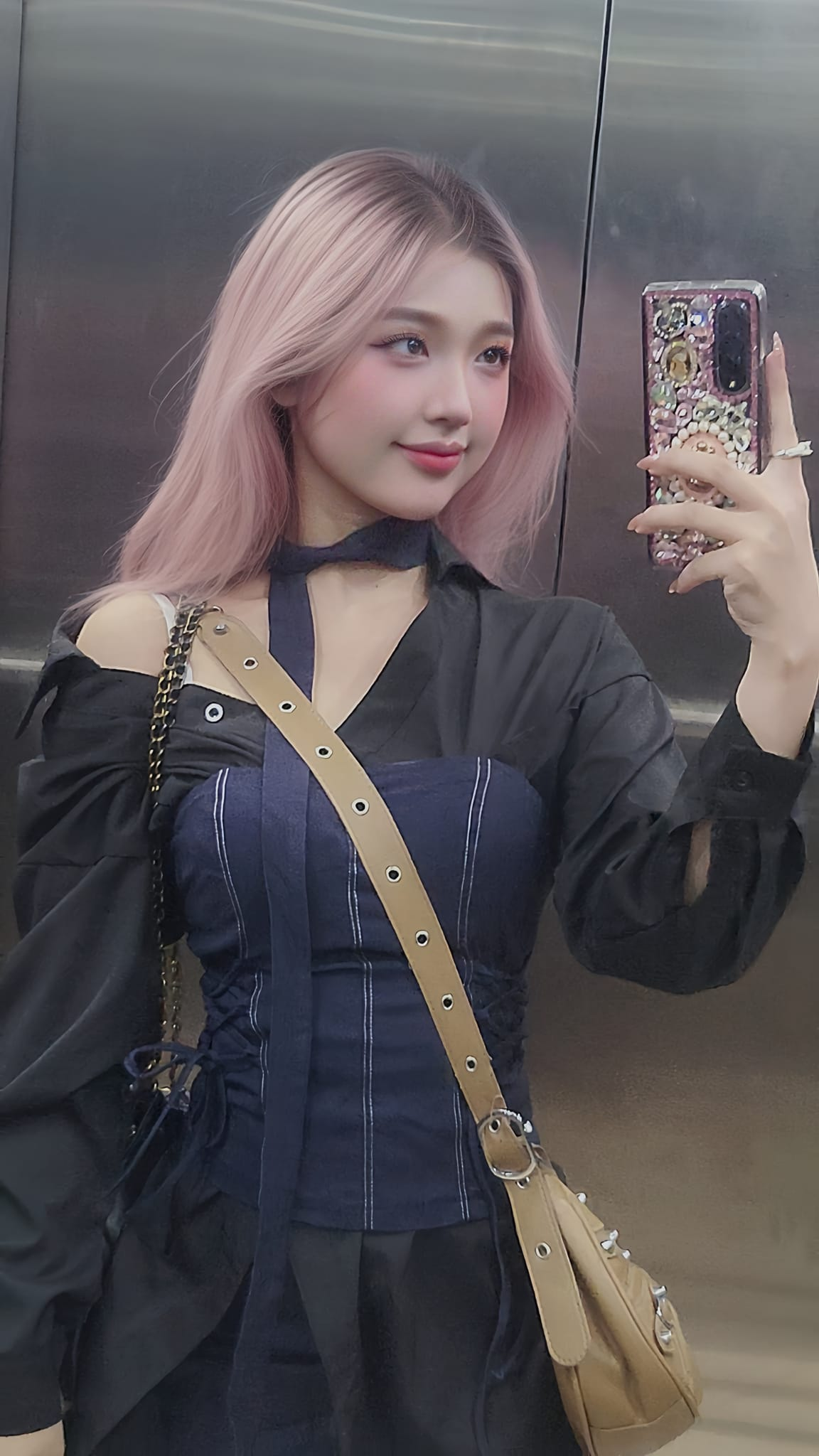 Không thể phủ nhận rằng Hanni Lee là tâm điểm của sự chú ý mỗi lần xuất hiện.