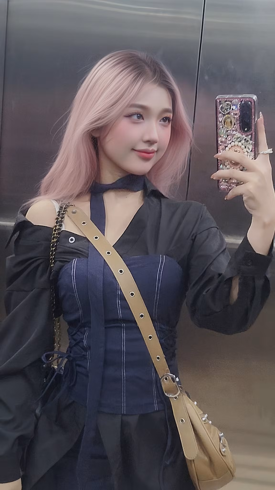 Không thể phủ nhận rằng Hanni Lee là tâm điểm của sự chú ý mỗi lần xuất hiện.