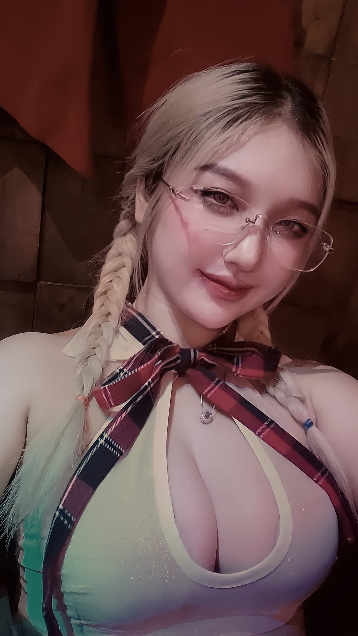 Nhan sắc nóng bỏng của nữ dancer Hanni Lee.