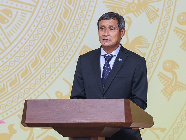 De xuat danh hieu Anh hung Lao dong cho HLV Mai Duc Chung: Xung dang?