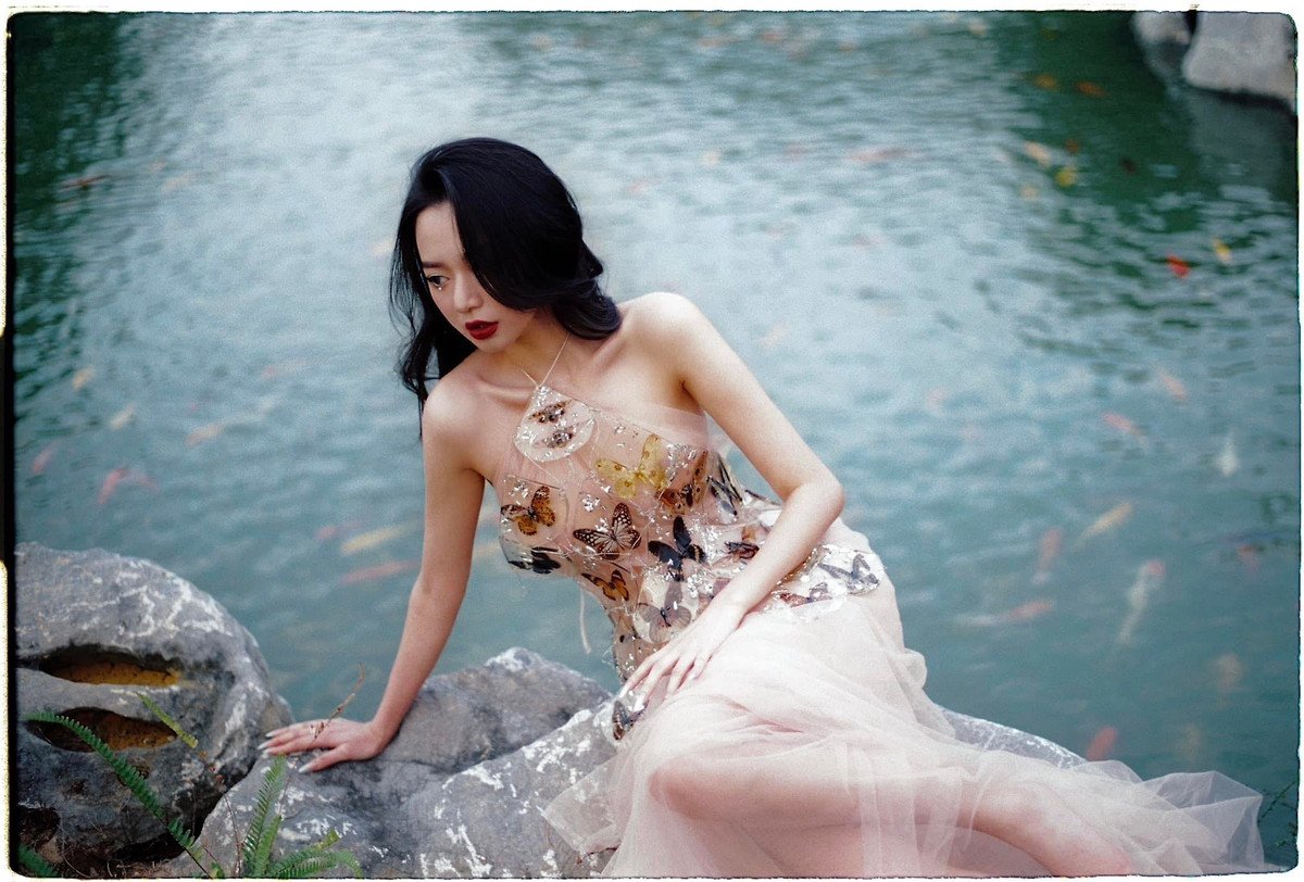 Ngoài làm streamer, gái xinh 9X còn kiêm mẫu ảnh lookbook, streamer và tham gia diễn xuất…