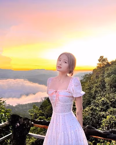 Nàng hot girl TikTok chỉ tiết lộ số tuổi của bạn trai bằng hình thức trò chơi trắc nghiệm trên Instagram. Theo đó, bạn trai hơn Chao 10 tuổi.