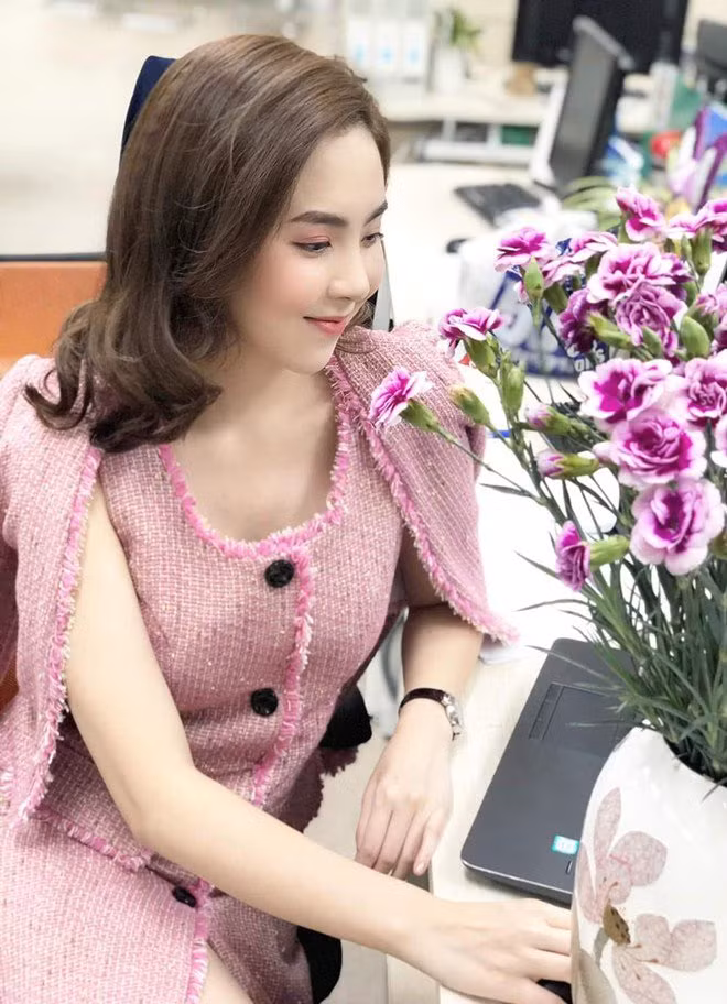 Dân mạng tò mò chuyện ít biết về nữ MC xinh nhất VTV Dan mang to mo chuyen it biet ve nu MC xinh nhat VTV