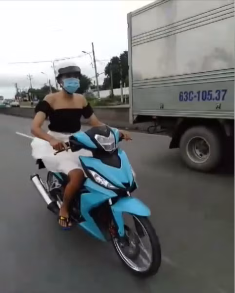 Mời quý độc giả xem video: Đàn ông Đài Loan đồng loạt mặc váy ủng hộ bình đẳng giới - Nguồn: VTC14