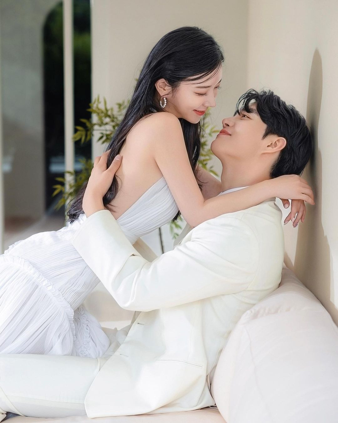 Couple này từng cùng nhau chụp mẫu ảnh cưới trước đó.