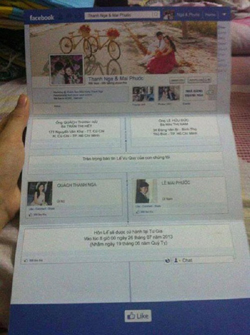 Bên cạnh hình ảnh hài hước, nhiều cư dân mạng cũng để ý thấy những chi tiết thú vị mà cặp đôi đưa vào chiếc thiệp. Chẳng hạn như dòng phí vận chuyển được ghi "Tự túc", hay bên dưới "mặt hàng" được chú thích "hàng mua miễn trả".