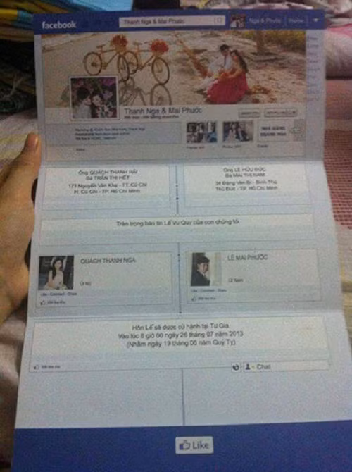 Bên cạnh hình ảnh hài hước, nhiều cư dân mạng cũng để ý thấy những chi tiết thú vị mà cặp đôi đưa vào chiếc thiệp. Chẳng hạn như dòng phí vận chuyển được ghi "Tự túc", hay bên dưới "mặt hàng" được chú thích "hàng mua miễn trả".