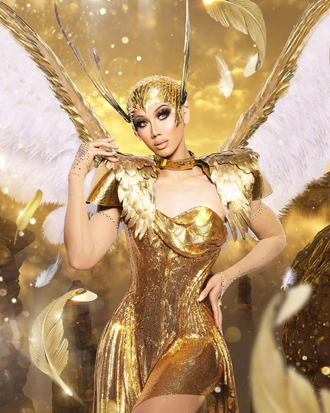 Màn hóa trang từ nam sang nữ của Đức Trần thu hút hàng triệu lượt xem trên mạng xã hội.