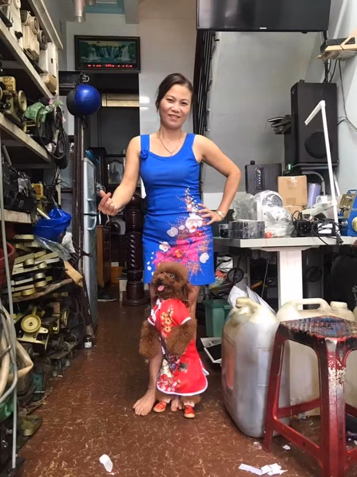 Được biết, số quần áo mà bé Su sở hữu phải lên đến 200 bộ trang phục truyền thống các nước cũng nhưng những vùng miền tại Việt Nam.