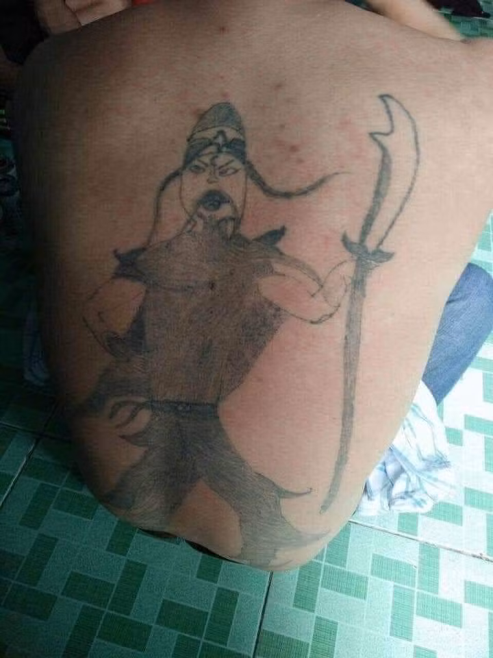 Khi Quan Công được thực hiện bởi 1 chàng thợ xăm chưa lành nghề.