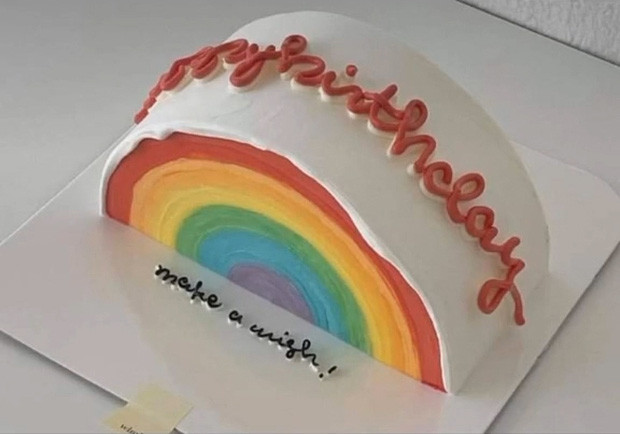 Không chỉ làm sai mẫu, chủ tiệm bánh sinh nhật còn nói rằng "400k mà đòi hỏi"...