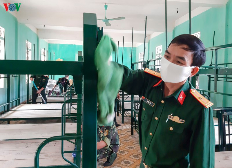 Nhung nguoi o phia sau cuoc chien chong dich COVID-19-Hinh-2