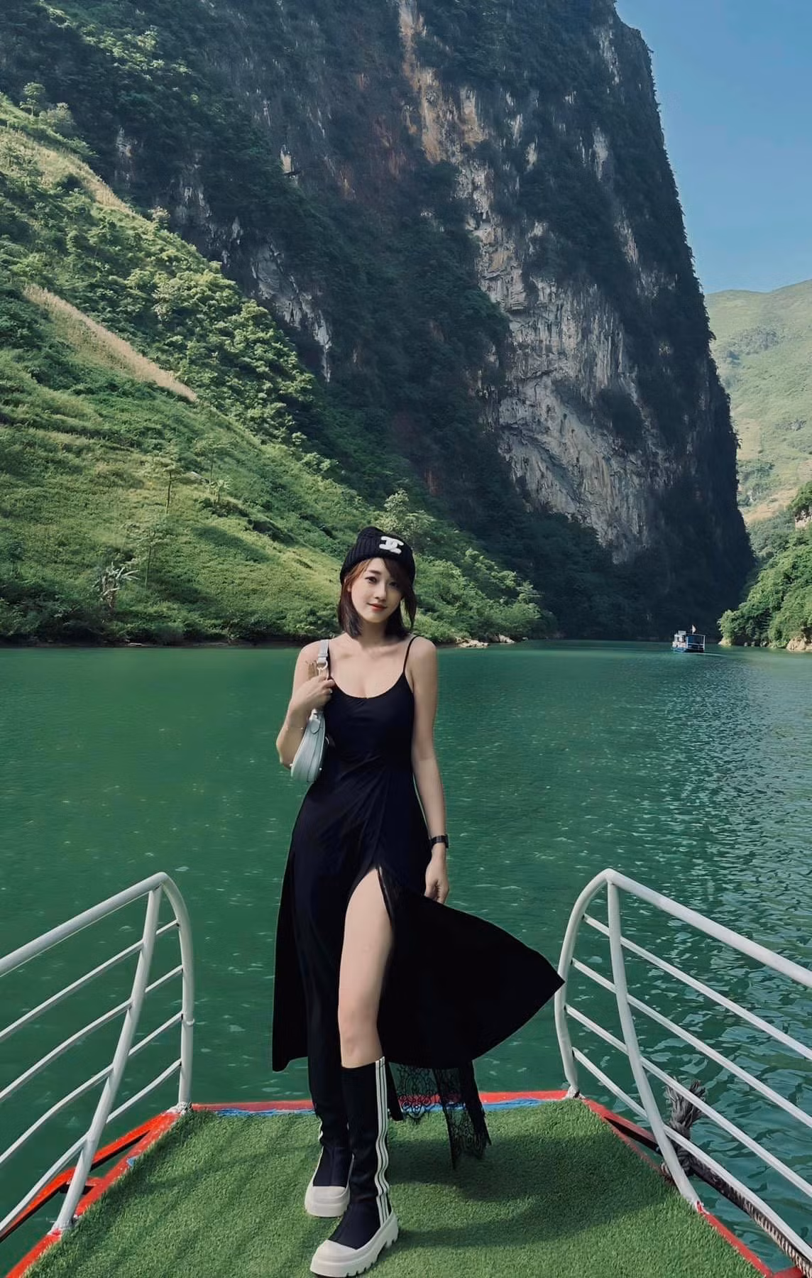 Từ khi các ngân hàng tổ chức nhiều giải chạy thường niên cho nhân viên, Hà Kim bắt đầu tham gia các cuộc đua ngoài trời.