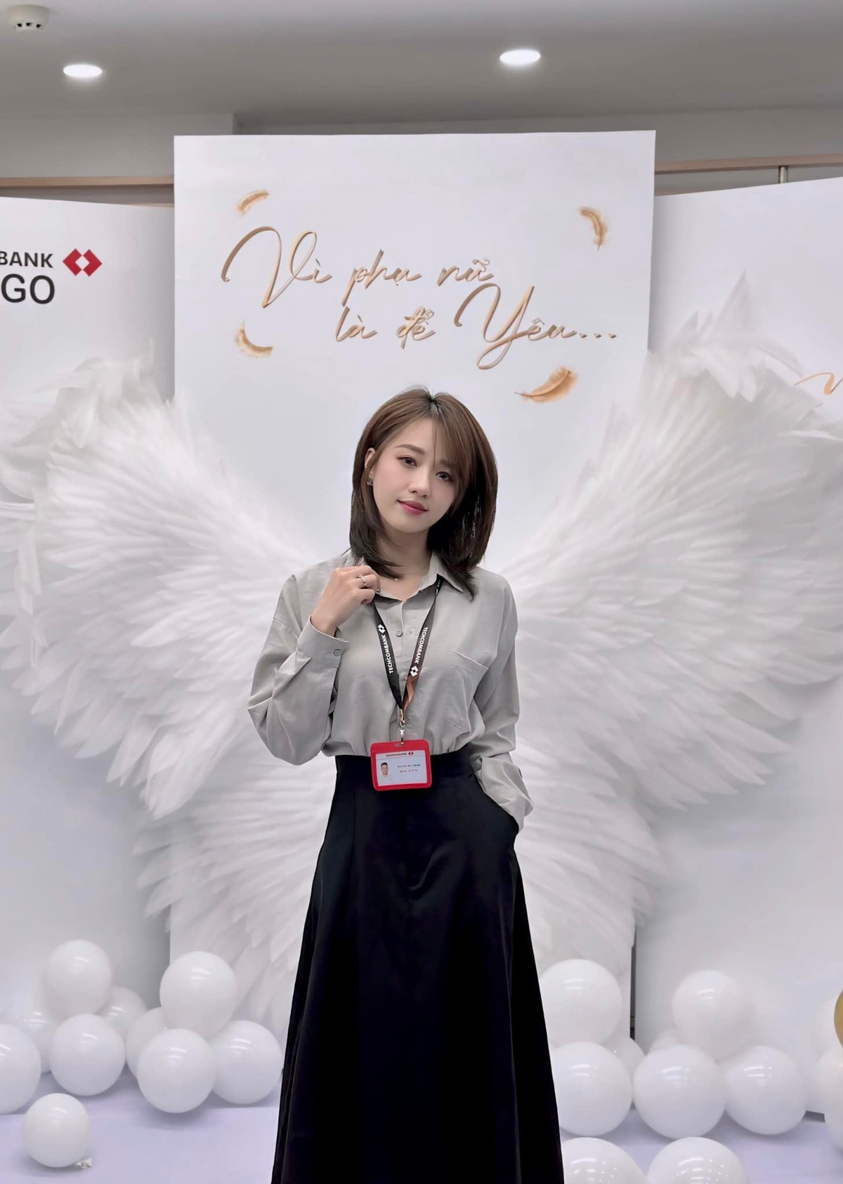 Hà Kim hiện là chuyên viên cao cấp quản lý quan hệ khách hàng ưu tiên cho một ngân hàng lớn tại Hà Nội.