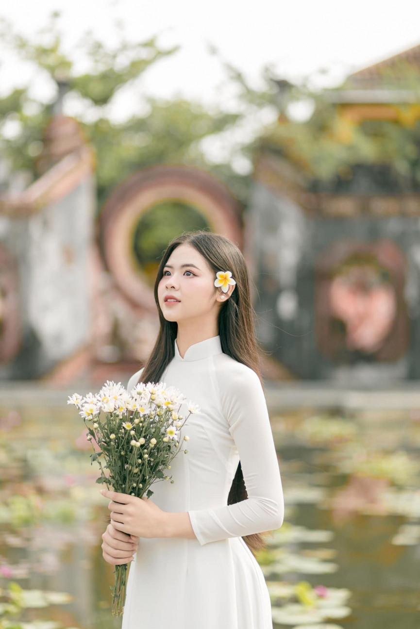 Cô được giới thiệu là Hoa khôi bóng chuyền thành phố Đà Nẵng 2023 với những thành tích ấn tượng: Quán quân cuộc thi Mô phỏng kinh doanh Cesim Elite Vietnam 2023, Top 5 đơn nữ Tìm kiếm đại sứ Đại học Đà Nẵng Ms&amp;Mr UD 2022, HCĐ Hội khỏe Phù Đổng tỉnh Nghệ An môn bóng đá, HCĐ giải bóng chuyền khối sinh viên Đại học, Cao đẳng và Khối Lực lượng vũ trang liên kết năm 2022...